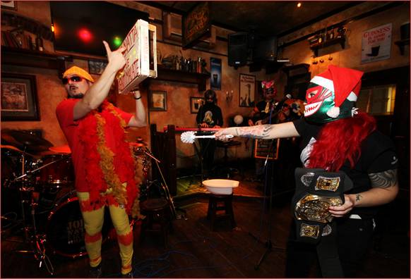 joe natta e le menti malate live lucca concerto musica demenziale wrestling.jpg