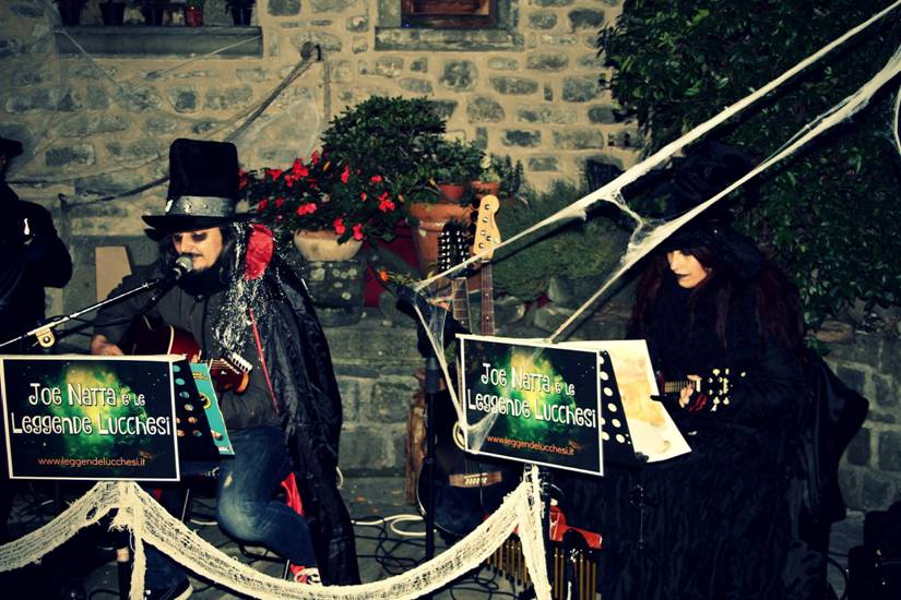 joe natta, halloween, leggende lucchesi, pieve san lorenzo, minucciano, garfagnana, lucca,  musica dal vivo, concerto, joe natta e le leggende lucchesi, festa di halloween (11).jpg