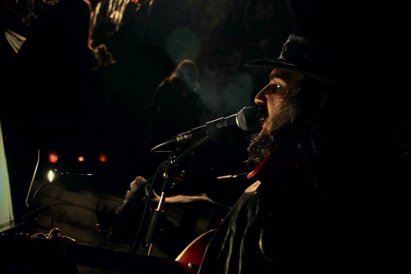 joe natta, halloween, leggende lucchesi, pieve san lorenzo, minucciano, garfagnana, lucca,  musica dal vivo, concerto, joe natta e le leggende lucchesi, festa di halloween (12).jpg