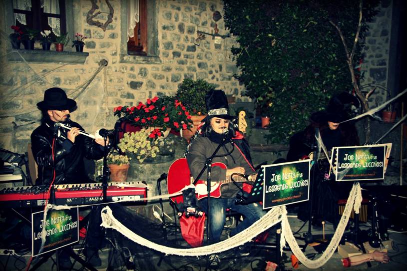 joe natta, halloween, leggende lucchesi, pieve san lorenzo, minucciano, garfagnana, lucca,  musica dal vivo, concerto, joe natta e le leggende lucchesi, festa di halloween (20).jpg