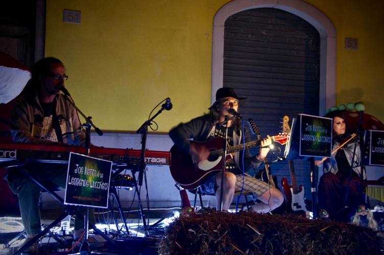 joe natta, joe natta leggende lucchesi, leggende lucca, concerto, notte bianca, piazza al serchio, musica italiana, garfagnana, cantautore, canzoni, tradizioni, summer festival (13).jpg