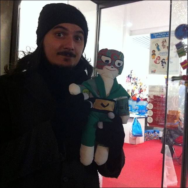 joe natta consegna la sua pigotta unicef.jpg