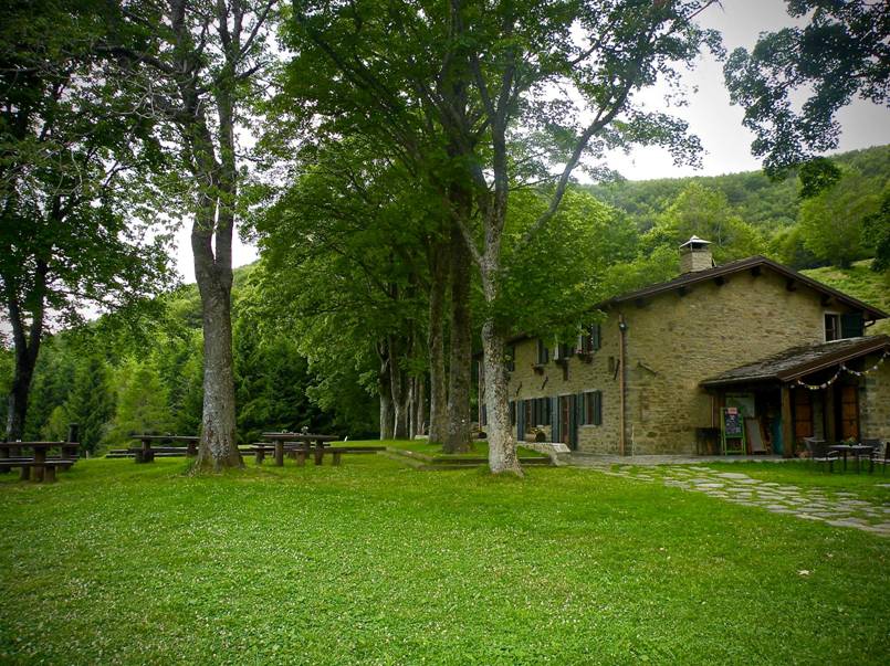 joe natta, leggende lucchesi, cantautore, san pellegrino in alpe, rifugio burigone, concerti, folletti, streghe, mistero, garfagnana, tradizioni, musica popolare, canzoni italiane, alpi apuane, luna piena (4).jpg