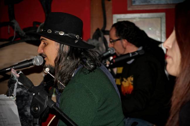joe natta, joe natta e le leggende lucchesi, tradizioni, lucca, garfagnana, alpi apuane, leggende toscane, concerto, musica italiana (2).jpg